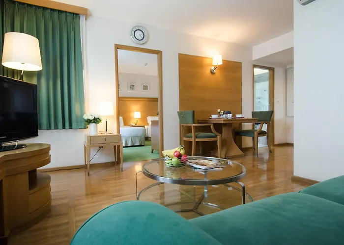 At Ease Saladaeng By Aetas Hotel 4*