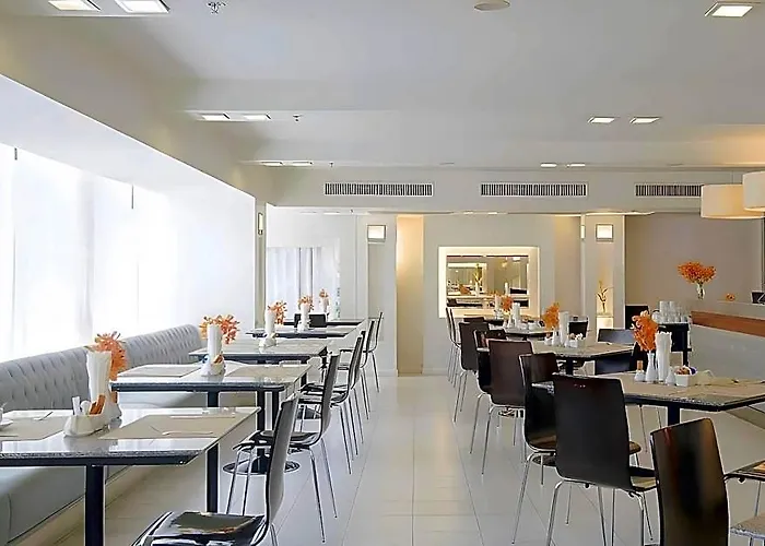 Hotel At Ease Saladaeng By Aetas 4*